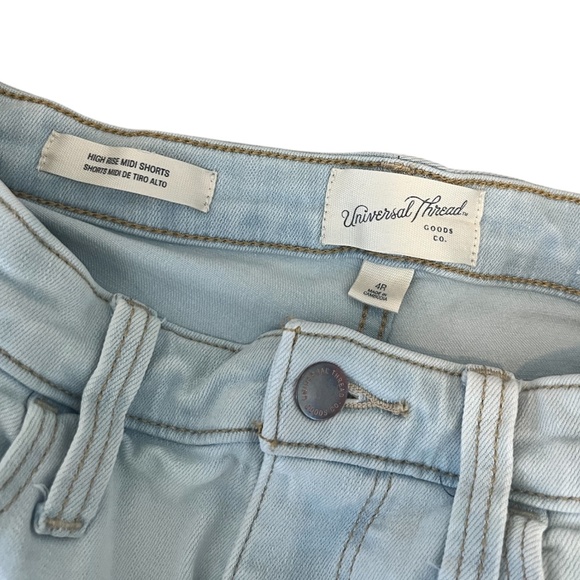 Universal Thread Denim High Rise Midi Shorts Light Wash | Size 4R - Picture 5 of 8